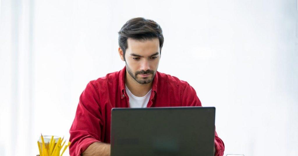 Csomagküldő internetes kiskereskedelem